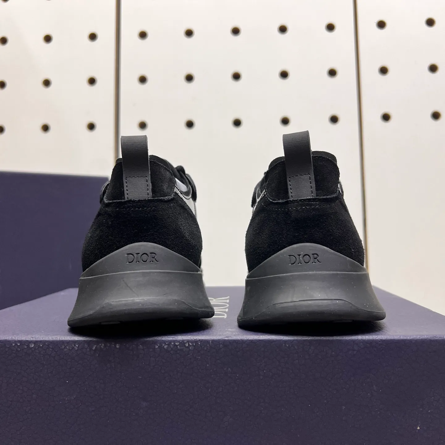 Men's Men's Shoes 💰: 380💰《Dior》The latest and most popular casual shoes, top brand [seduce] luxury~purchase, top~quality. [Strong] The upper is made of imported breathable cowhide with material ➕ breathable sheepskin feet (•) and fine workmanship. Original stylish and stylish soft rubber wear-resistant foreskin outsole, light and comfortable on the foot, size: 38-44, (customized 45, 46), four colors available